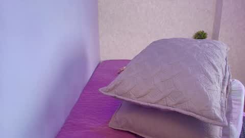amy__wats0n online show from December 3, 2025, 7:12 pm