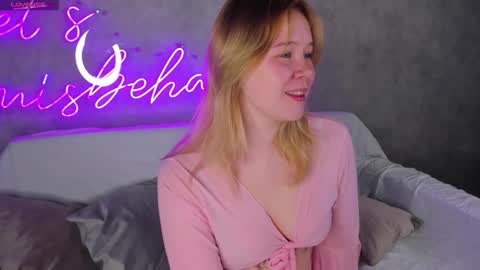 Amy online show from September 22, 2025, 12:01 am