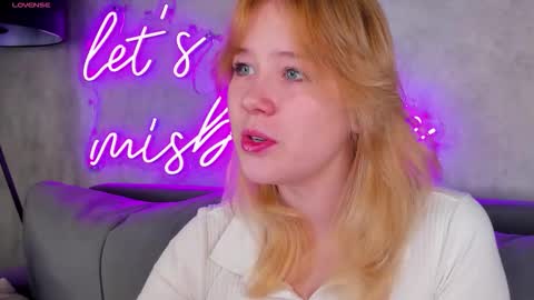 Amy online show from September 26, 2025, 12:03 am