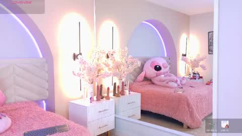 Snapshot of amy_miller2 chatting on April 17, 2026, 8:12 pm Amy online show from April 17, 2026, 8:12 pm