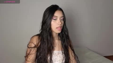 amy_nova01 online show from January 13, 2026, 10:37 pm