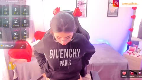 Amy sophia 3 online show from February 5, 2025, 4:47 pm