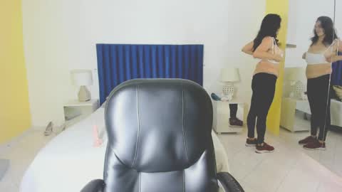 Snapshot of amy_walls7 chatting on April 30, 2026, 11:49 am amy_walls7 online show from April 30, 2026, 11:49 am