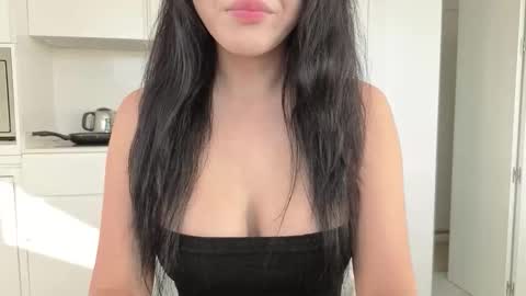 girl next door named Amy online show from January 18, 2026, 9:46 am