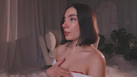 Amy Armstrong online show from April 12, 2026, 11:32 pm