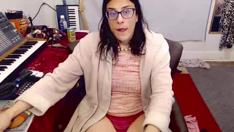 Snapshot of amyattack chatting on November 3, 2025, 10:27 am Trashely Gimpson online show from November 3, 2025, 10:27 am