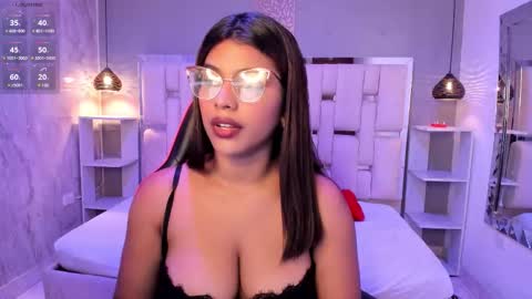 amyevan_ online show from October 8, 2025, 8:50 pm