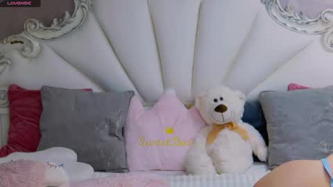 Snapshot of amyhennessy chatting on December 4, 2024, 6:22 am amyhennessy online show from December 4, 2024, 6:22 am