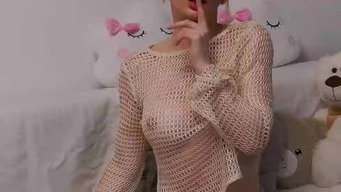 Snapshot of amyhennessy chatting on February 14, 2025, 8:42 am amyhennessy online show from February 14, 2025, 8:42 am