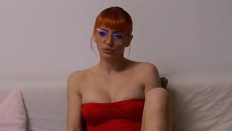 Snapshot of amyhennessy chatting on March 9, 2025, 10:19 am amyhennessy online show from March 9, 2025, 10:19 am