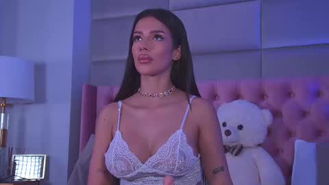 Amyra online show from October 10, 2025, 4:00 am