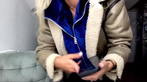 amyroberta92 online show from January 28, 2025, 10:12 am