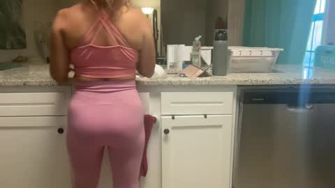 Snapshot of amysmilez chatting on September 18, 2025, 3:03 pm Amy Smilez online show from September 18, 2025, 3:03 pm