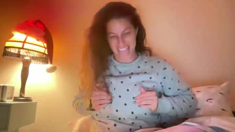 Snapshot of amysmilez chatting on December 14, 2025, 10:42 am Amy Smilez online show from December 14, 2025, 10:42 am