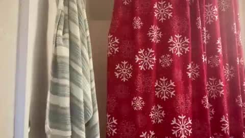 Snapshot of amysmilez chatting on December 15, 2025, 4:11 pm Amy Smilez online show from December 15, 2025, 4:11 pm