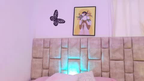 amyvegaa_ online show from November 23, 2025, 4:18 pm