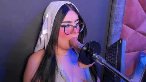 Snapshot of amywhitte_ chatting on April 24, 2026, 4:04 am amywhitte_ online show from April 24, 2026, 4:04 am