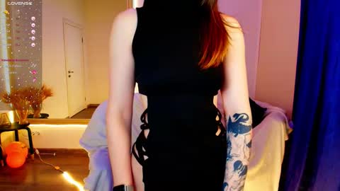 Angie online show from November 20, 2025, 2:56 am