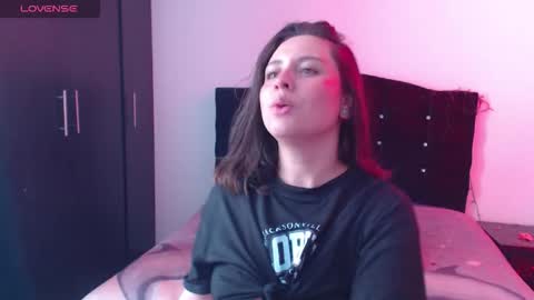 ana_arms_ online show from February 24, 2026, 3:21 pm