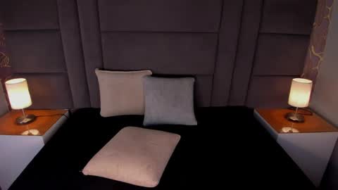 Ana  online show from February 5, 2025, 3:09 pm