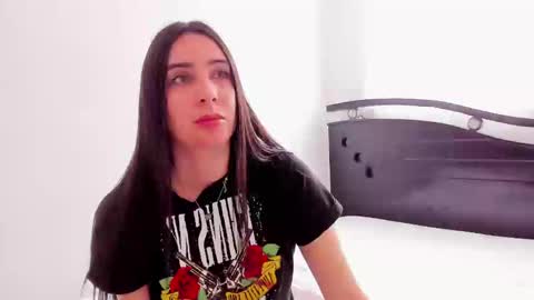 Ana  IG an castillo 1 online show from December 30, 2024, 2:51 pm