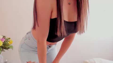 Ana  IG an castillo 1 online show from February 19, 2025, 1:28 pm