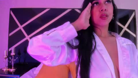 Ana Gonzalez online show from May 13, 2026, 1:30 pm