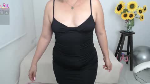 Snapshot of ana_hotmilfx chatting on September 13, 2025, 12:21 am ANA online show from September 13, 2025, 12:21 am