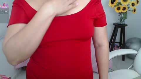 Snapshot of ana_hotmilfx chatting on September 15, 2025, 10:10 pm ANA online show from September 15, 2025, 10:10 pm