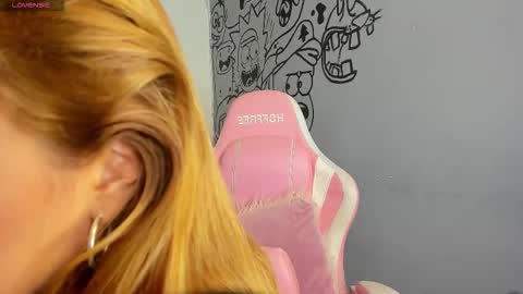 ana_star_ online show from January 9, 2026, 11:06 pm