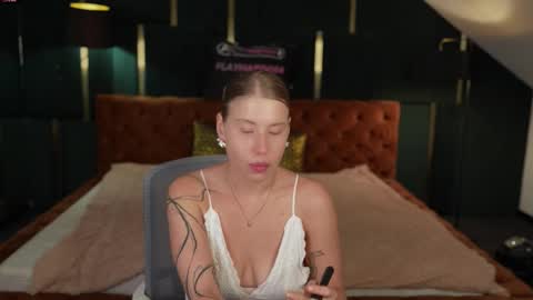 PLAYHARD054 online show from September 19, 2025, 6:59 am