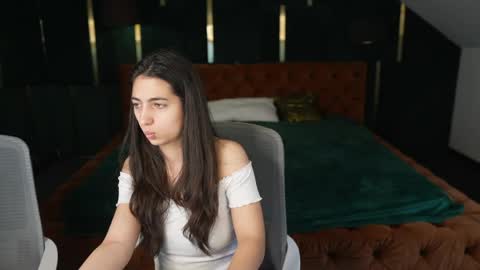 PLAYHARD054 online show from April 9, 2026, 10:31 am