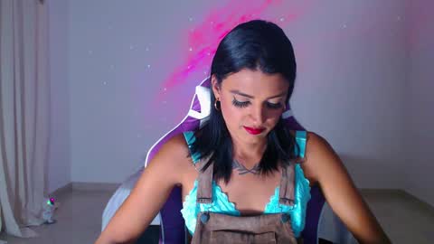 Anabella online show from December 13, 2024, 2:21 am