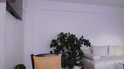 Ana online show from December 15, 2025, 2:21 pm