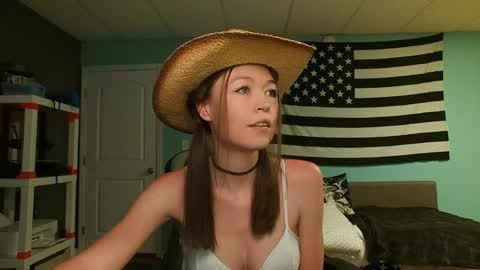 Anabelleleigh online show from April 16, 2026, 2:01 am