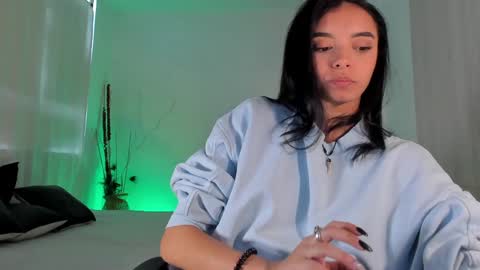 ANABEL WOLF  online show from January 27, 2025, 7:13 pm