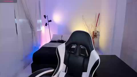 ANABEL WOLF  online show from September 8, 2025, 4:39 pm