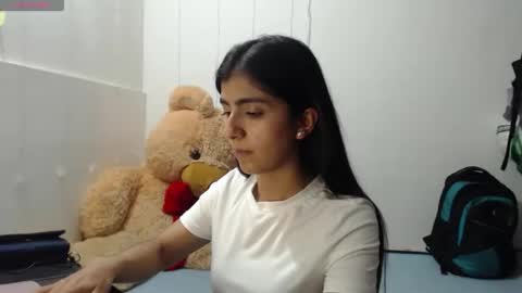 Anahi Browns online show from December 1, 2025, 11:10 pm