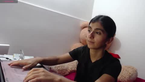 Anahi Browns online show from April 8, 2026, 9:26 pm