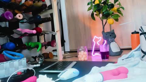       SING UP    JOIN FAN CLUB   FOLLOW     LIKE   online show from December 12, 2024, 9:04 pm