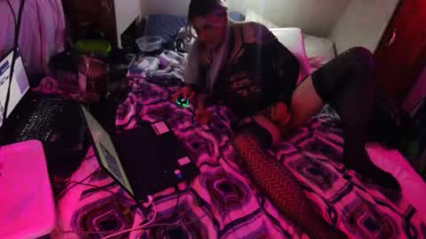 analslut4u2fuck69 online show from April 26, 2026, 12:25 pm