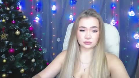anastacyyellig online show from December 24, 2024, 1:06 am