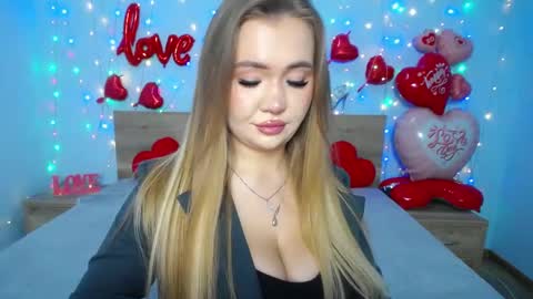 anastacyyellig online show from February 17, 2025, 12:05 pm