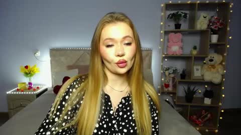 anastacyyellig online show from March 8, 2025, 4:56 am