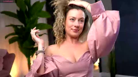 AnastasiaMills online show from December 16, 2025, 9:09 pm