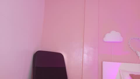 Kendra  online show from October 23, 2025, 10:14 am