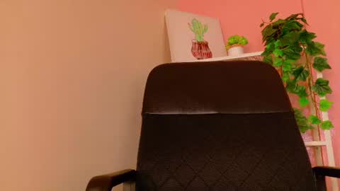 Kendra  online show from July 13, 2026, 9:01 am