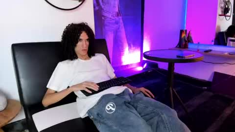 anddy_hugecock online show from July 14, 2026, 9:09 pm