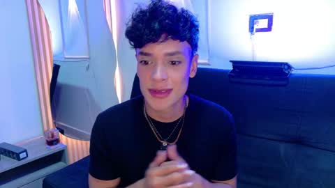 Snapshot of ander_ashford77 chatting on May 23, 2026, 12:20 pm Ander online show from May 23, 2026, 12:20 pm