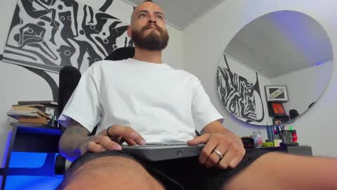 Snapshot of anders_x chatting on June 7, 2026, 12:04 am Andrs - online show from June 7, 2026, 12:04 am